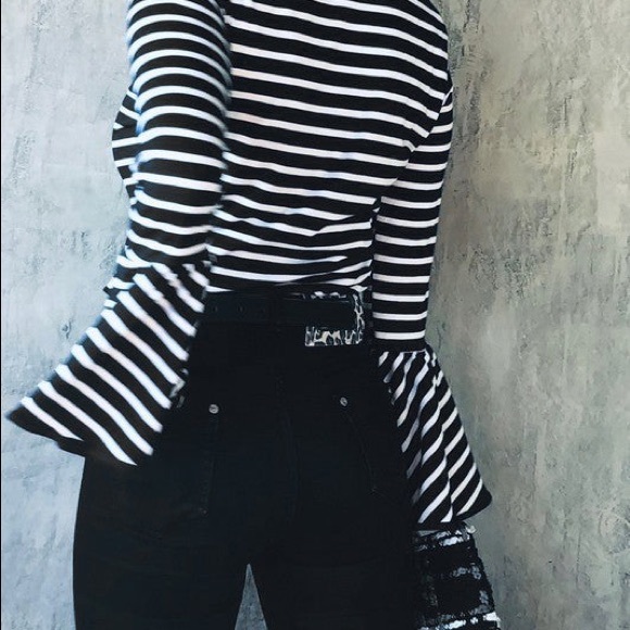 🆕Classy_CHIC »B&W Striped Long »Fit&Flare« »Bell-Sleeves« Stylish Ladies Top LG - Picture 6 of 16